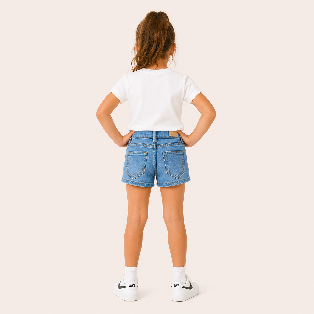 Meisjes Denim Short met Ster en Strass Details| 2 kleuren