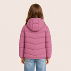 Meisje in lichtgewicht donsjack - roze - achterkant