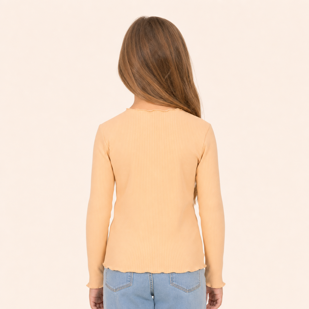 Meisjes Geribde Longsleeve met Hartjesprint - model achterkant